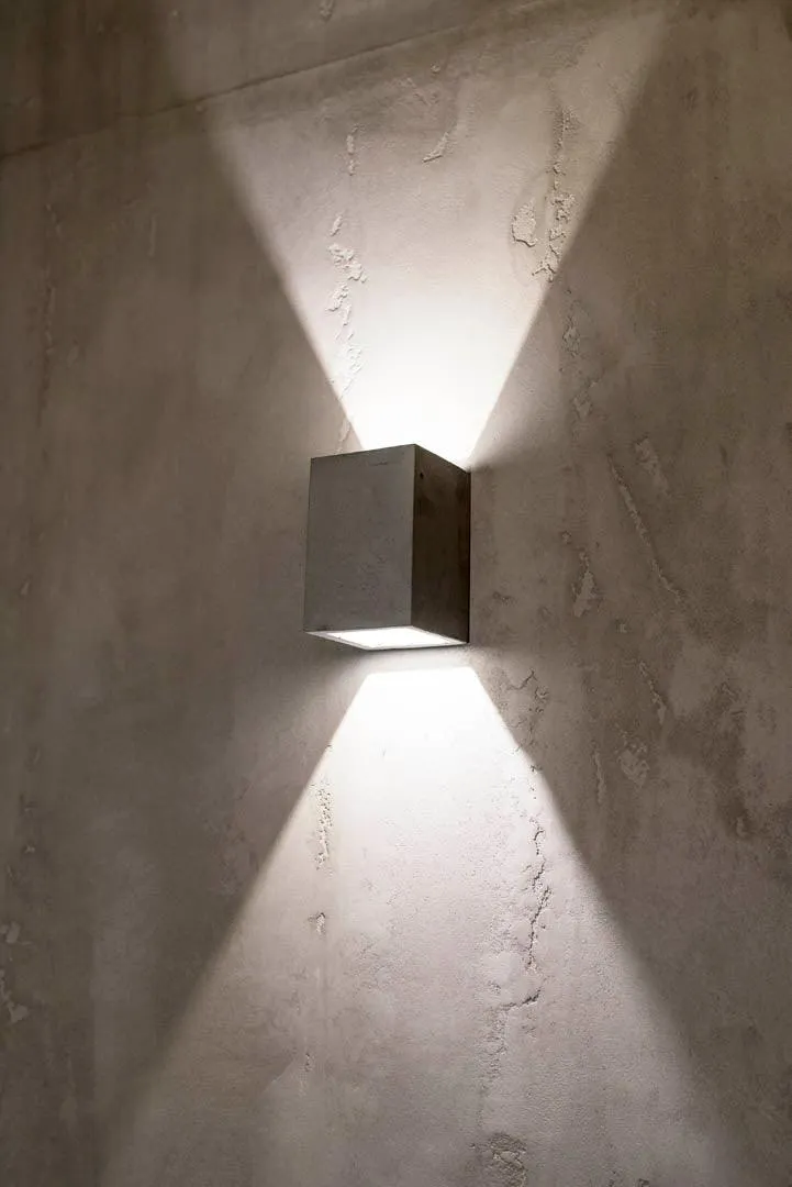 Orto Mini Concrete Wall Lamp