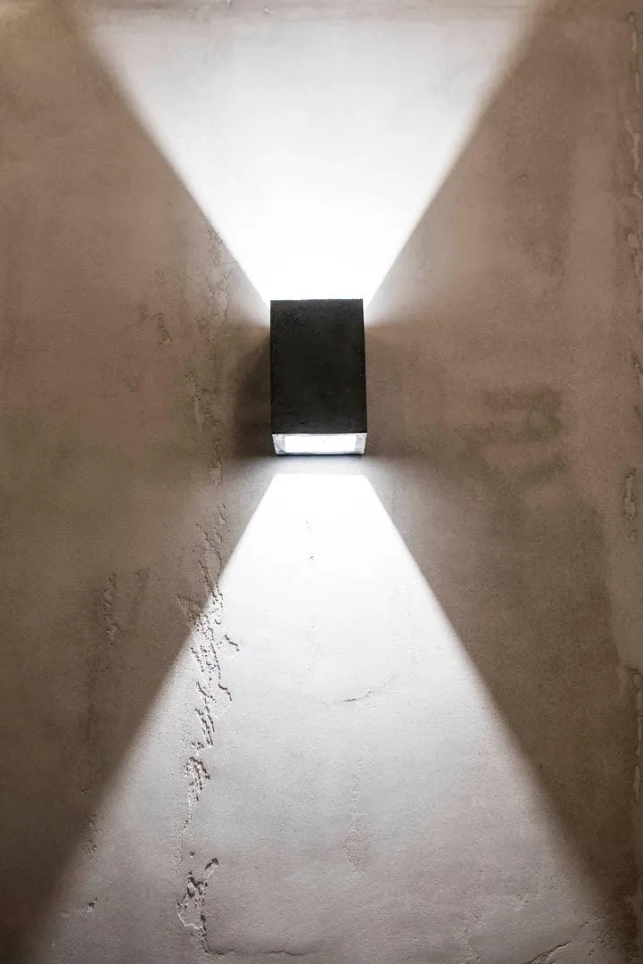 Orto Mini Concrete Wall Lamp