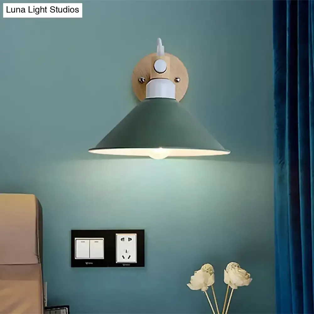 Pyramid Macaroon Wall Sconce: Metal and Wood 1-Light Lamp for Dining Room