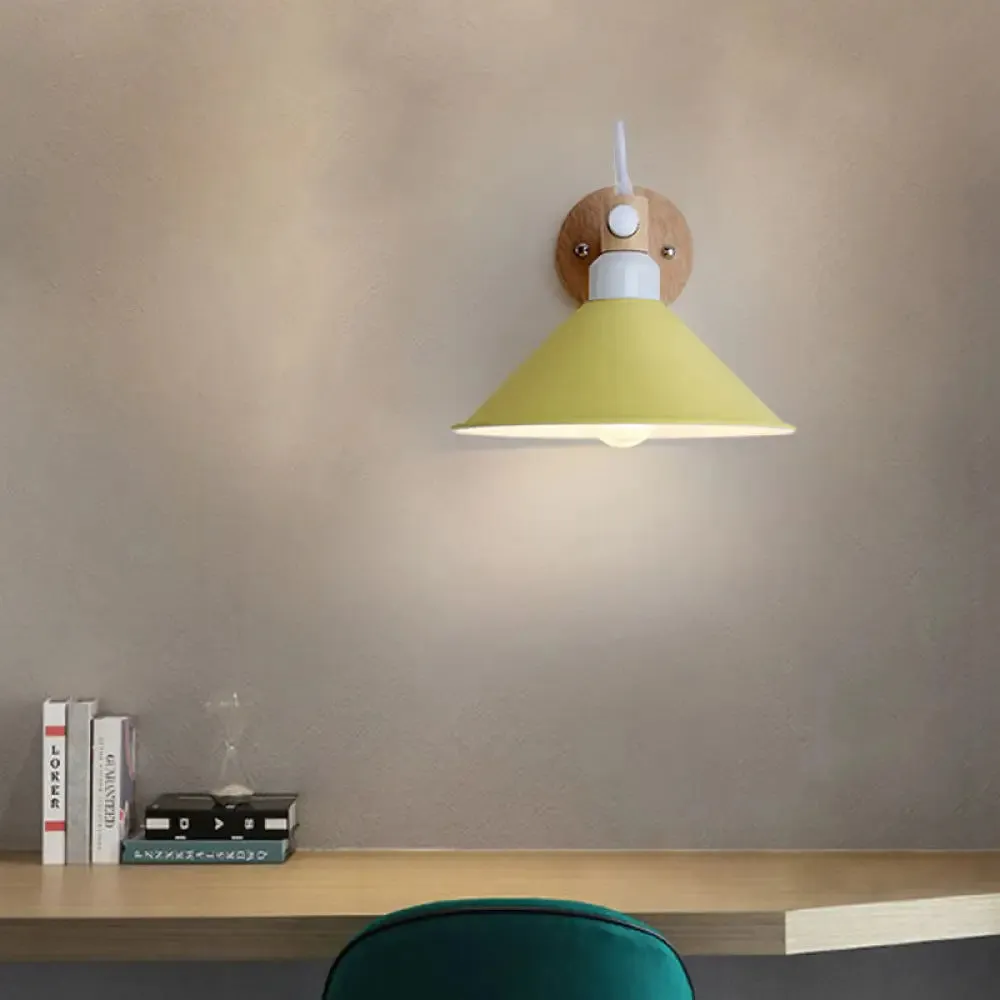 Pyramid Macaroon Wall Sconce: Metal and Wood 1-Light Lamp for Dining Room